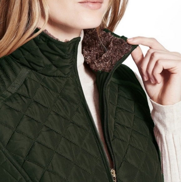 Soft WEATHERPROOF Quilted Green Faux Fur Sleeveless Vest (#1,361) - Picture 3 of 12